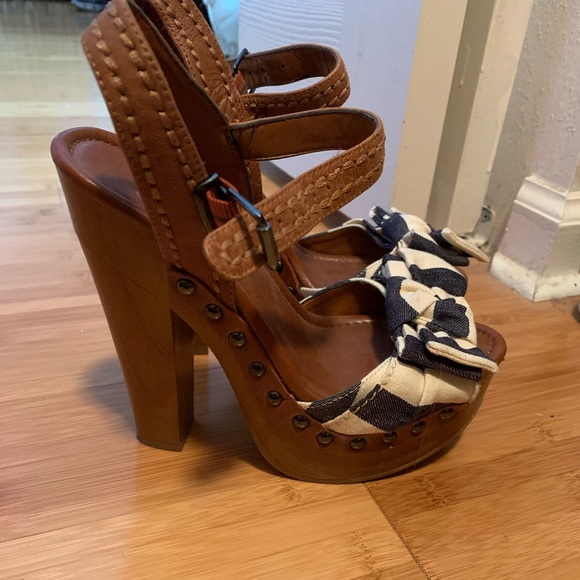 Jessica Simpson Shoes - Jessica Simpson wood platform sandals with bow
